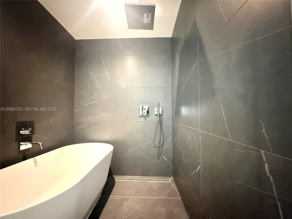 1400 Biscayne Blvd #1602 Miami, FL 33132