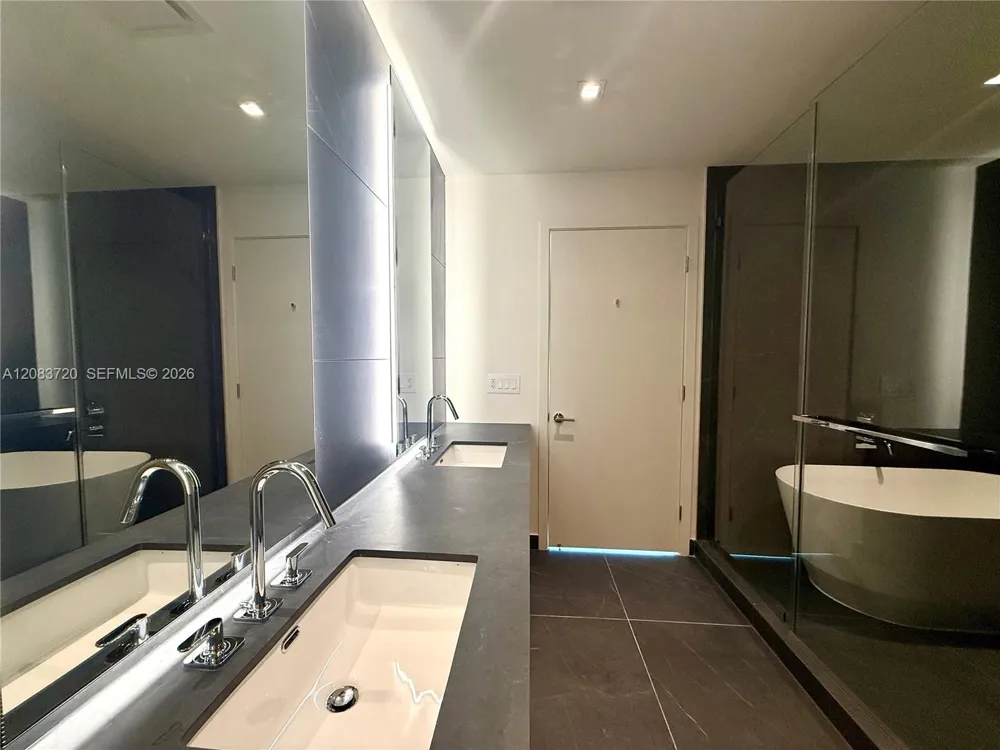 1400 Biscayne Blvd #1602 Miami, FL 33132