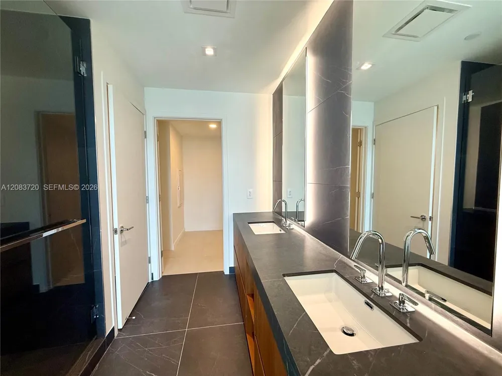 1400 Biscayne Blvd #1602 Miami, FL 33132