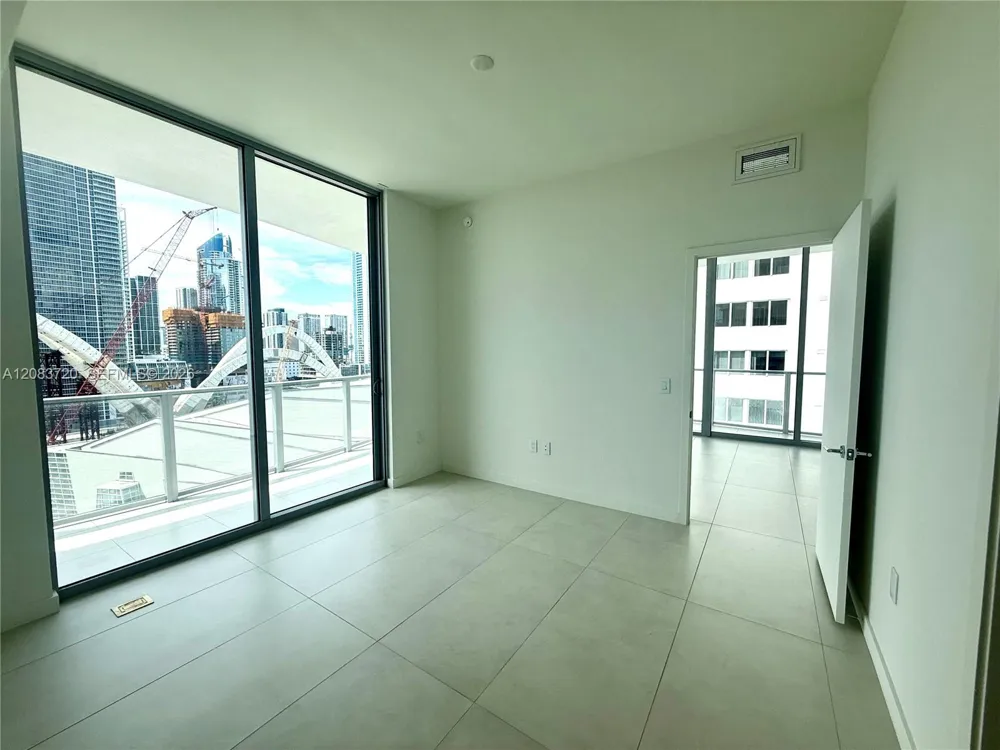 1400 Biscayne Blvd #1602 Miami, FL 33132