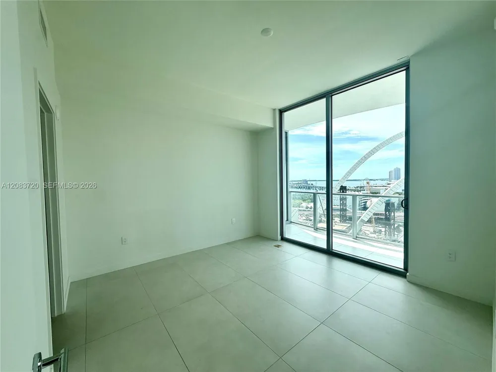 1400 Biscayne Blvd #1602 Miami, FL 33132