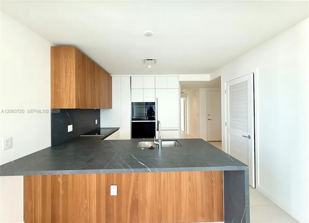 1400 Biscayne Blvd #1602 Miami, FL 33132