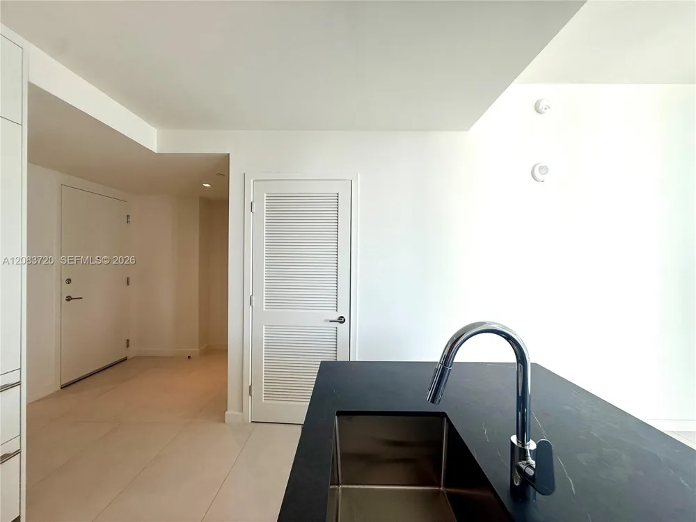 1400 Biscayne Blvd #1602 Miami, FL 33132