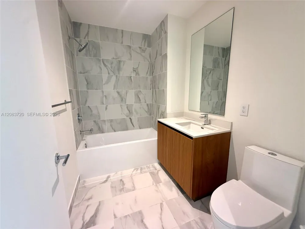 1400 Biscayne Blvd #1602 Miami, FL 33132