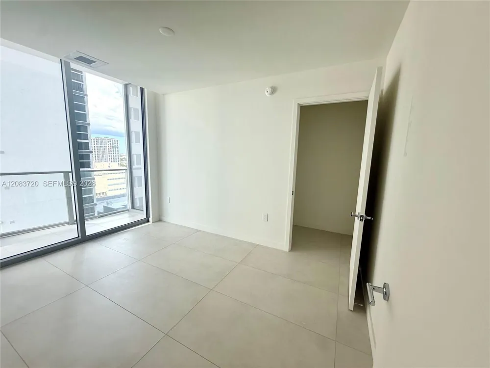 1400 Biscayne Blvd #1602 Miami, FL 33132