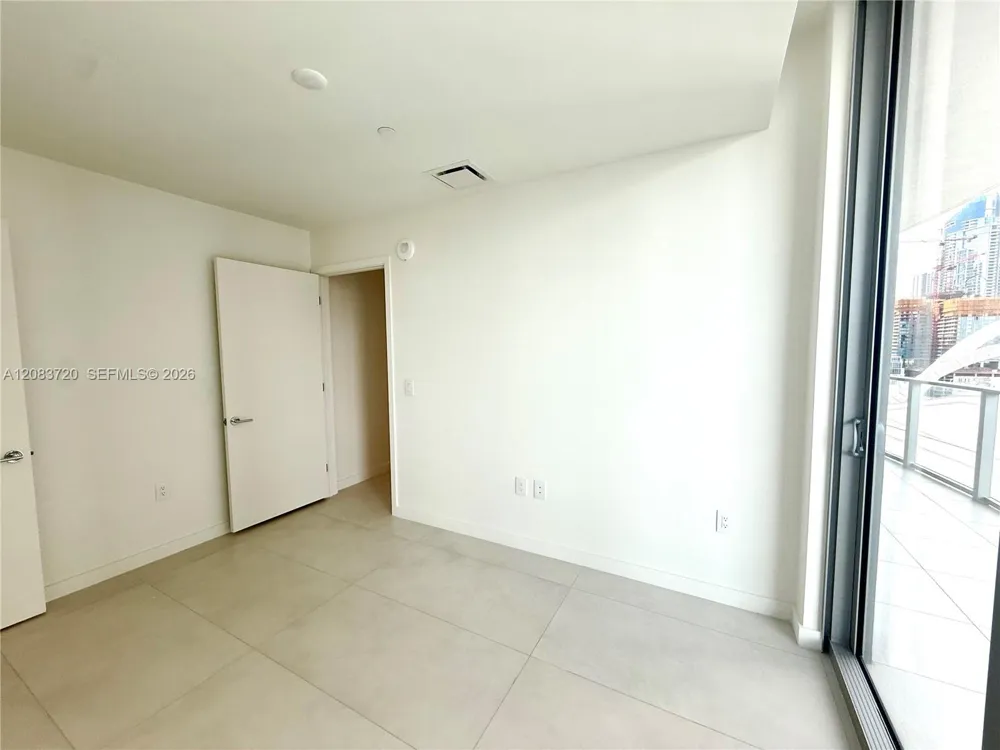 1400 Biscayne Blvd #1602 Miami, FL 33132