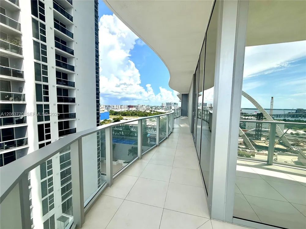 1400 Biscayne Blvd #1602 Miami, FL 33132