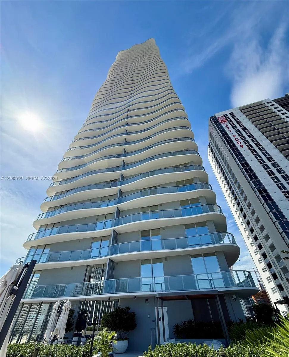 1400 Biscayne Blvd #1602 Miami, FL 33132