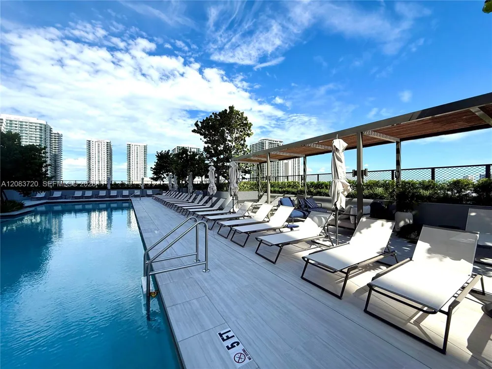 1400 Biscayne Blvd #1602 Miami, FL 33132