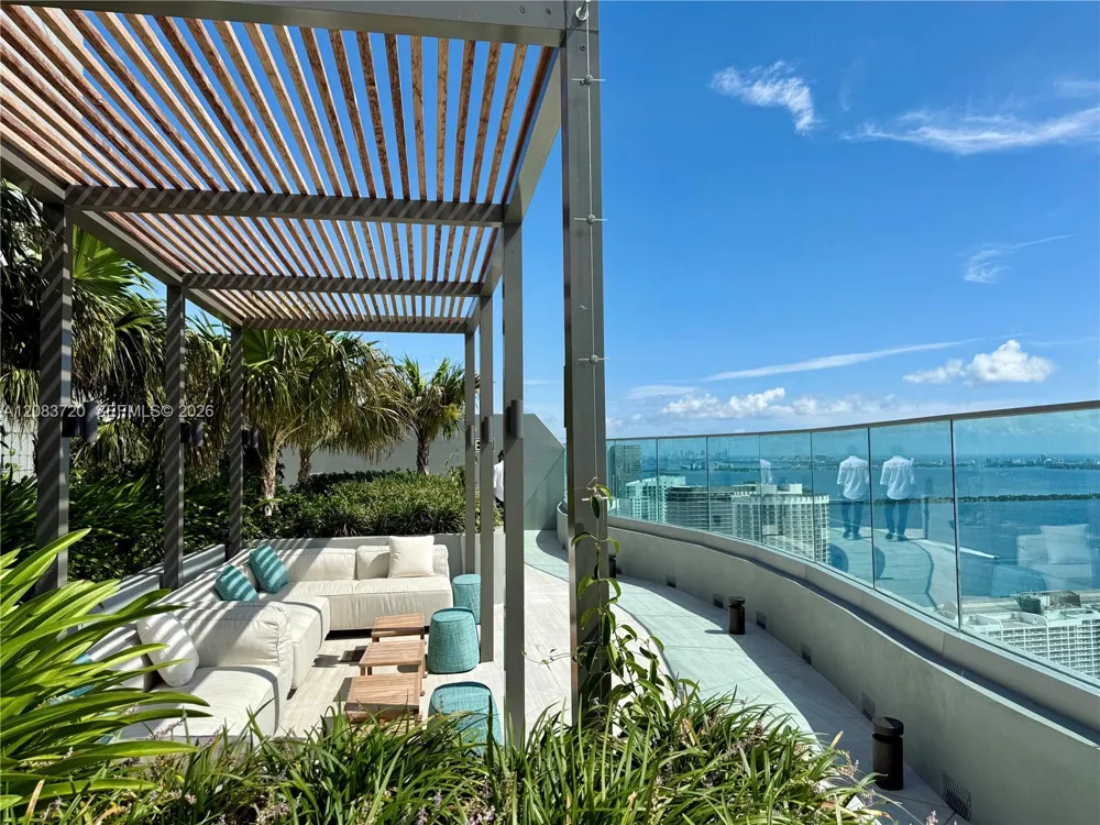1400 Biscayne Blvd #1602 Miami, FL 33132