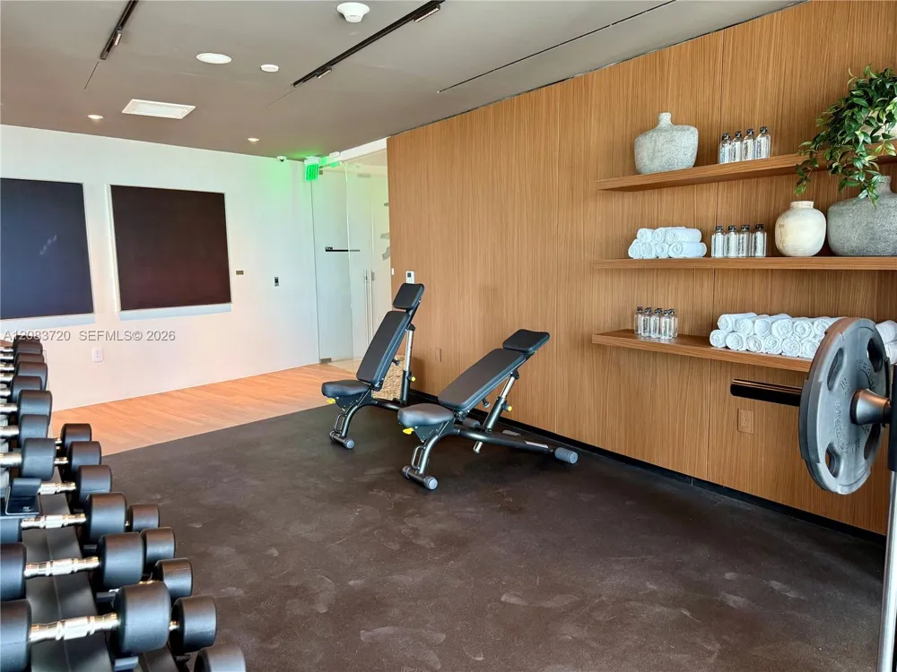 1400 Biscayne Blvd #1602 Miami, FL 33132