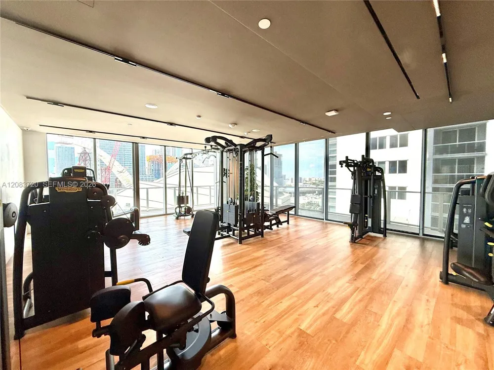 1400 Biscayne Blvd #1602 Miami, FL 33132