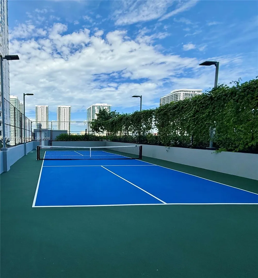 1400 Biscayne Blvd #1602 Miami, FL 33132