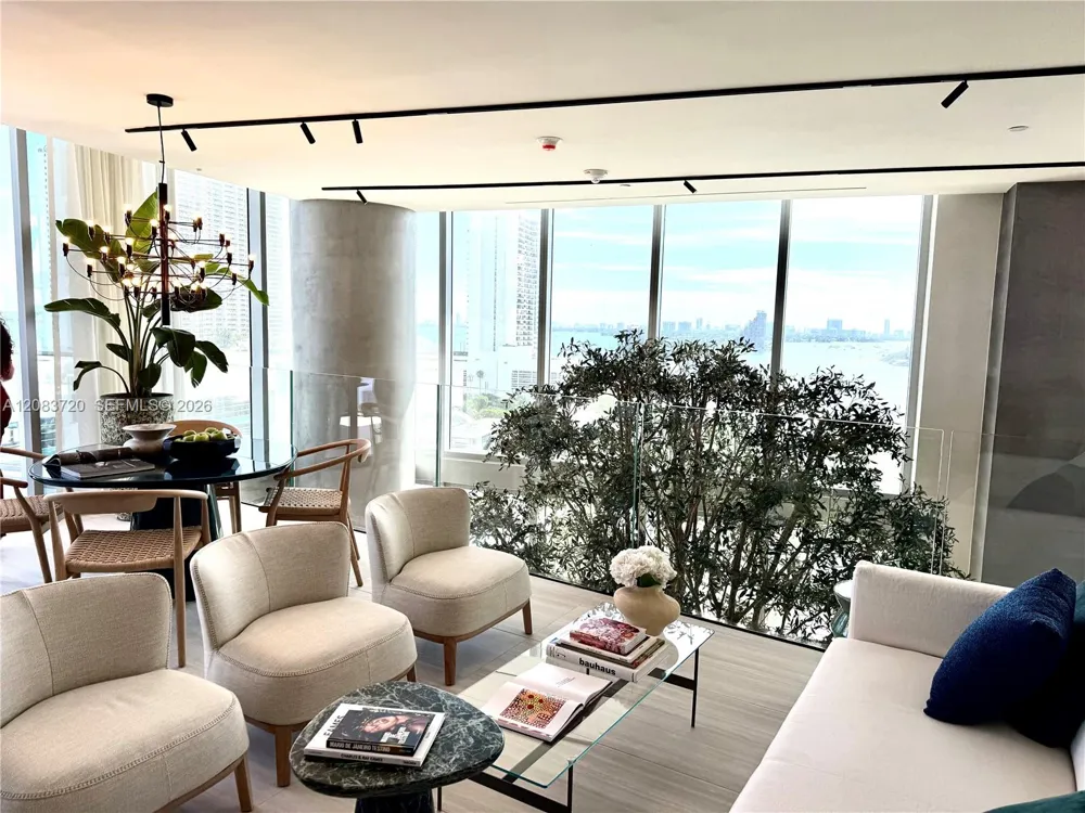 1400 Biscayne Blvd #1602 Miami, FL 33132
