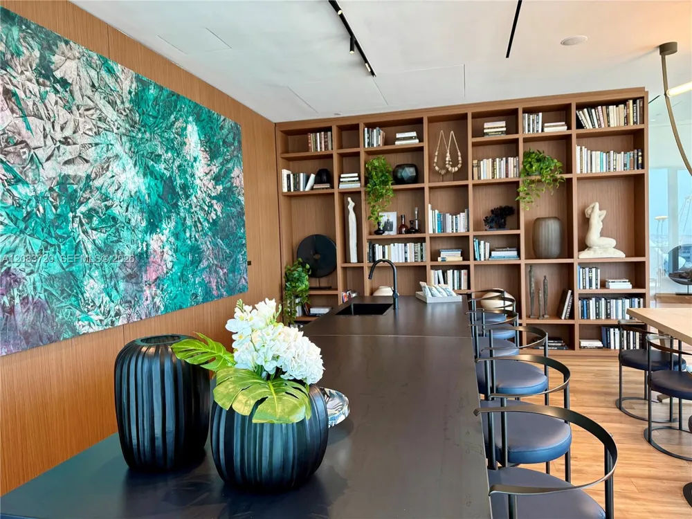 1400 Biscayne Blvd #1602 Miami, FL 33132
