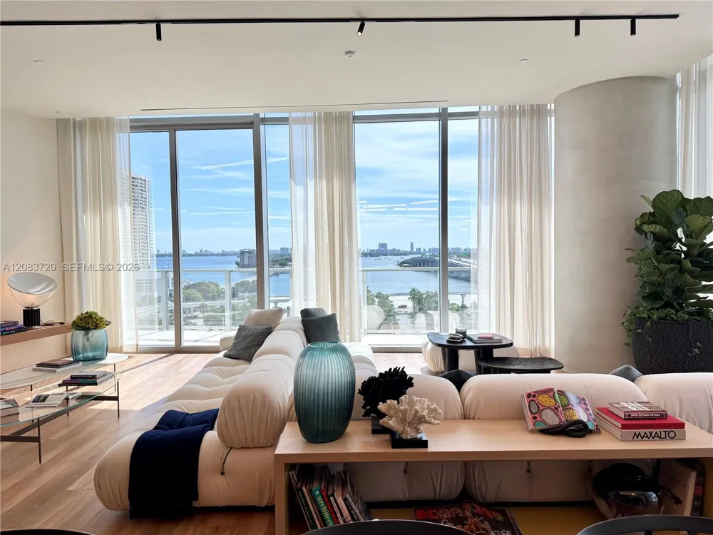 1400 Biscayne Blvd #1602 Miami, FL 33132