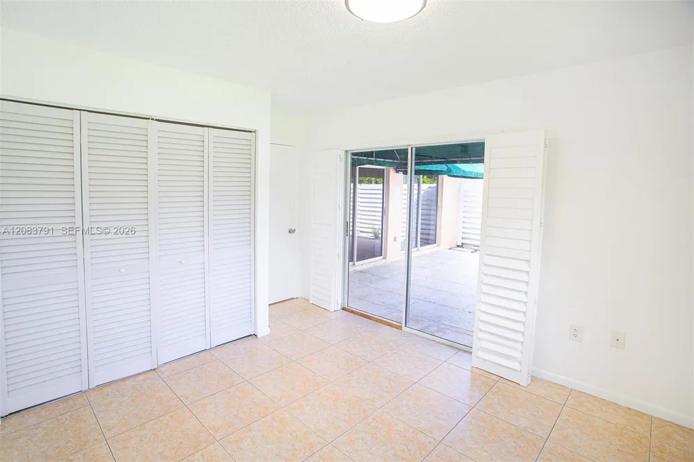 14378 SW 96th Ter Miami, FL 33186