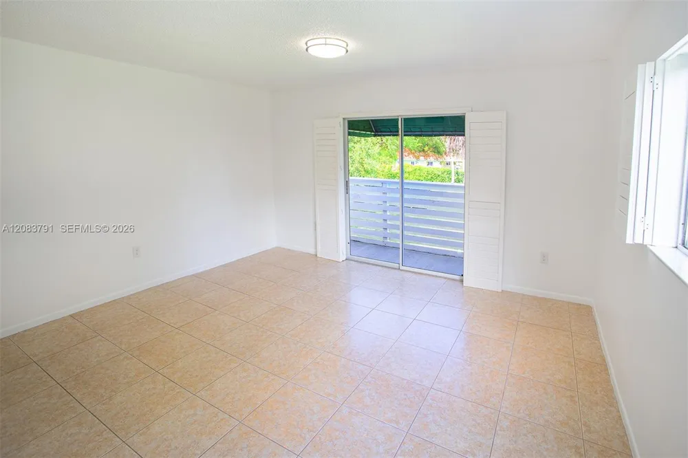 14378 SW 96th Ter Miami, FL 33186