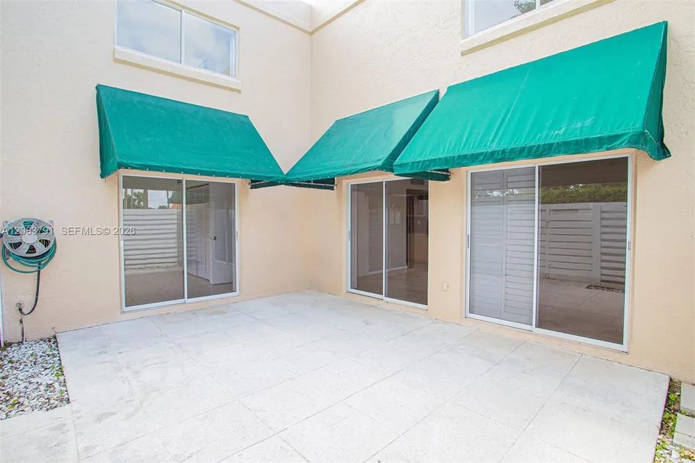 14378 SW 96th Ter Miami, FL 33186
