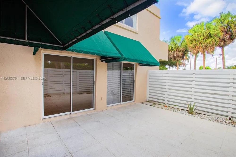 14378 SW 96th Ter Miami, FL 33186