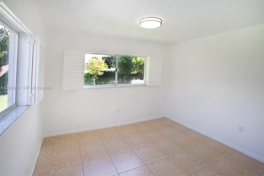 14378 SW 96th Ter Miami, FL 33186
