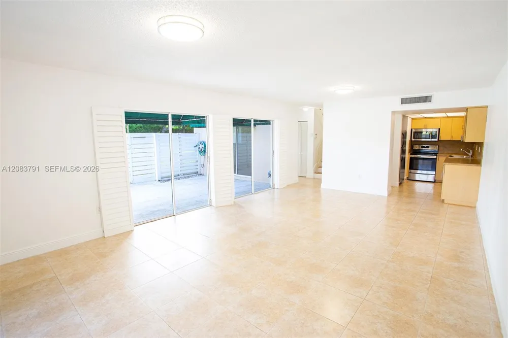14378 SW 96th Ter Miami, FL 33186