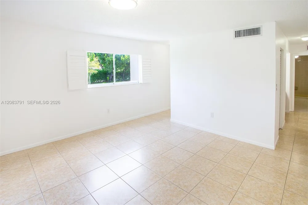 14378 SW 96th Ter Miami, FL 33186