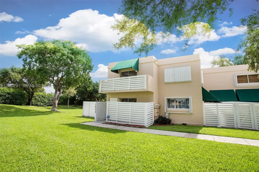 14378 SW 96th Ter Miami, FL 33186