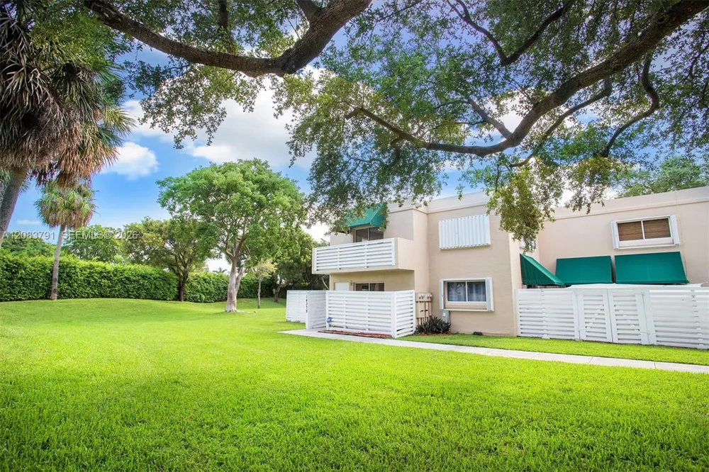 14378 SW 96th Ter Miami, FL 33186