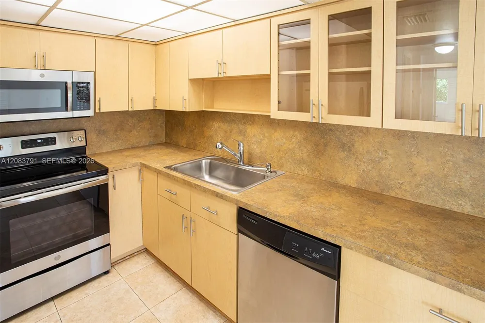14378 SW 96th Ter Miami, FL 33186