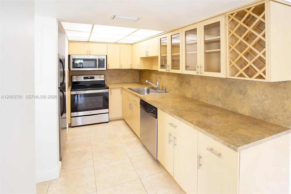 14378 SW 96th Ter Miami, FL 33186