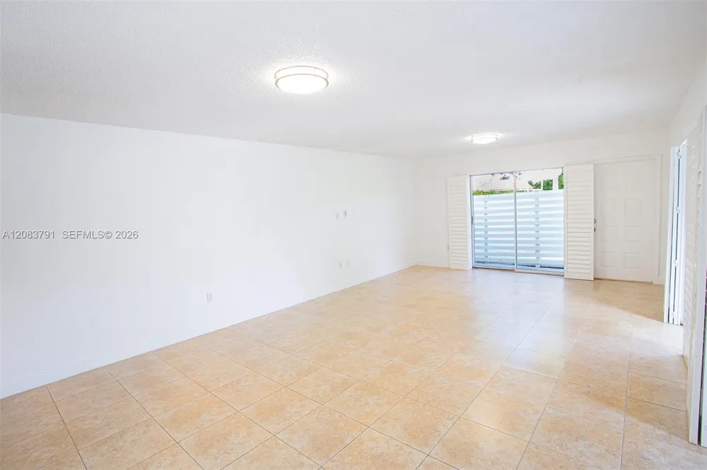 14378 SW 96th Ter Miami, FL 33186