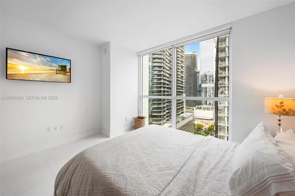 1080 Brickell Ave #2509 Miami, FL 33131