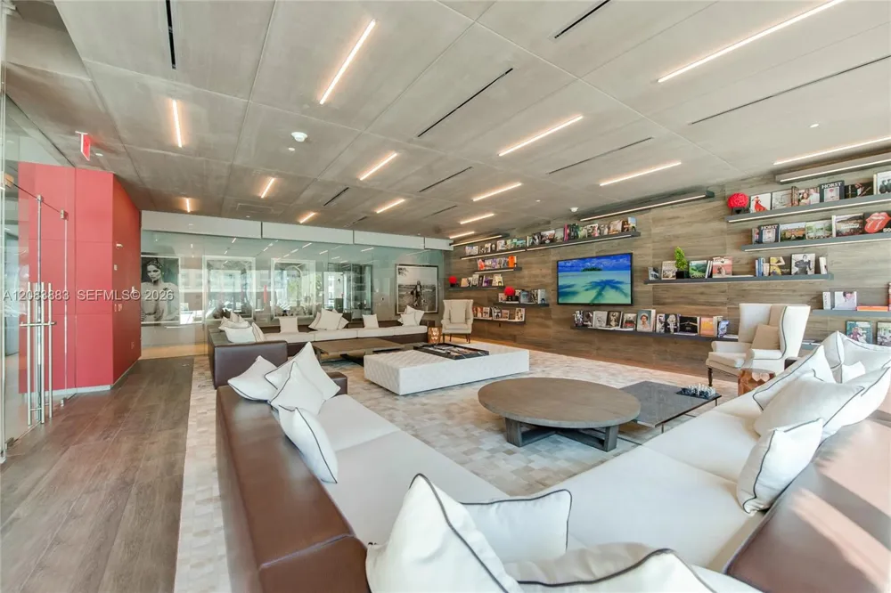 1080 Brickell Ave #2509 Miami, FL 33131