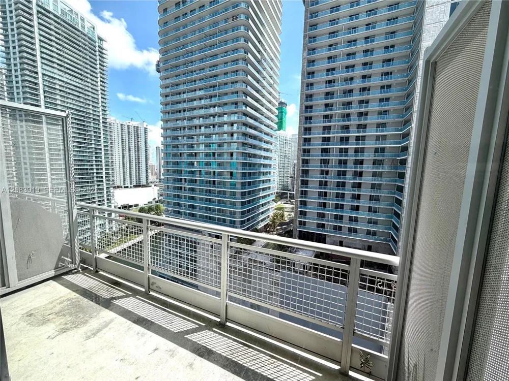 690 SW 1st Ct #2322 Miami, FL 33130
