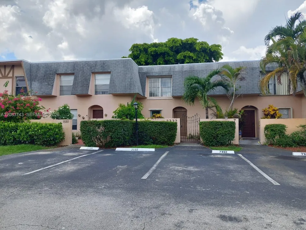 7332 SW 25th Ct #12 Davie, FL 33317