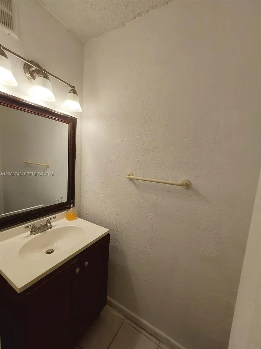 7332 SW 25th Ct #12 Davie, FL 33317