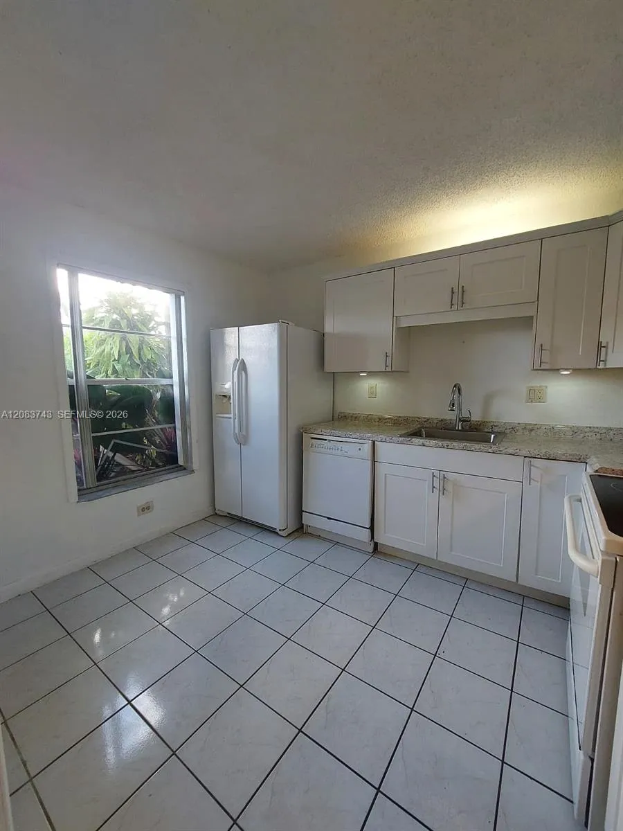 7332 SW 25th Ct #12 Davie, FL 33317