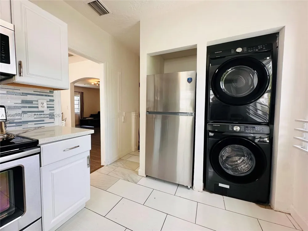 1032 Michigan Ave #B Miami Beach, FL 33139
