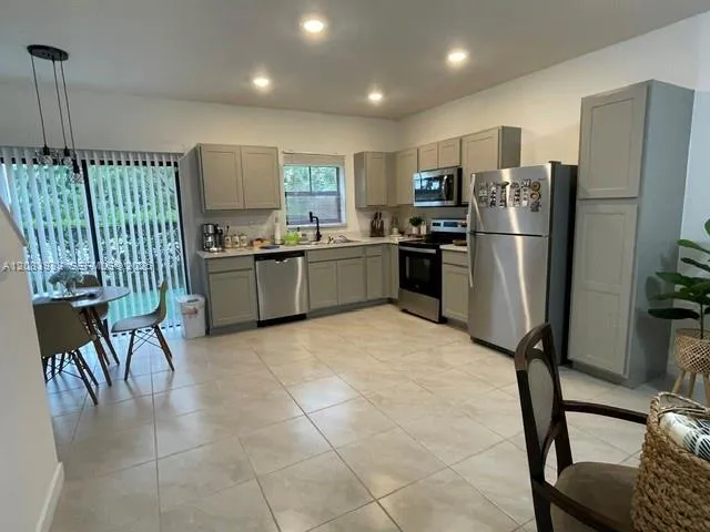 326 NE 1st Dr Florida City, FL 33034