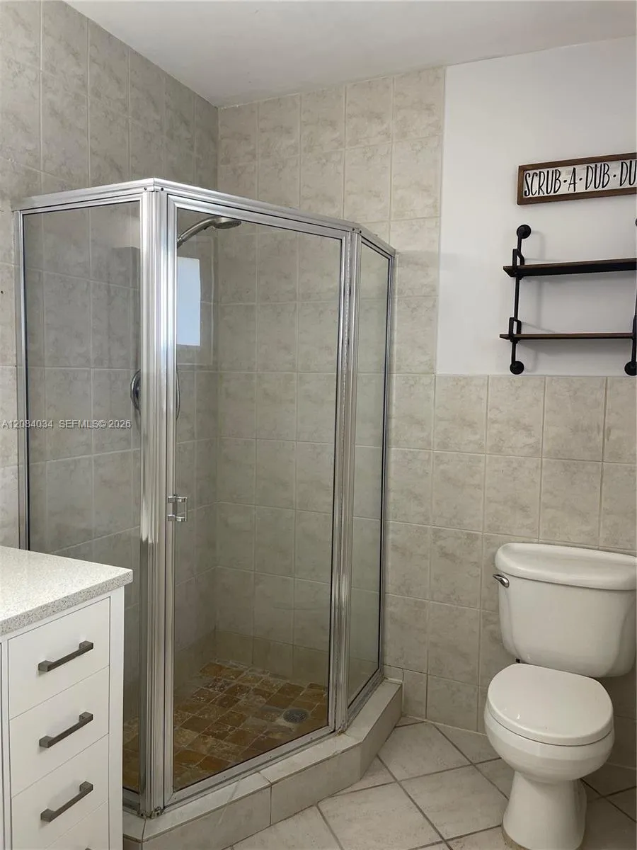 125 Edgewater Dr #14 Coral Gables, FL 33133