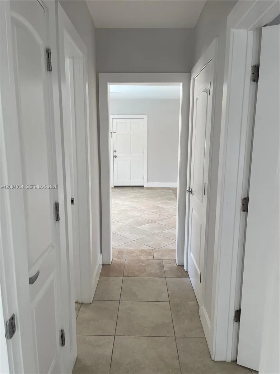 125 Edgewater Dr #14 Coral Gables, FL 33133