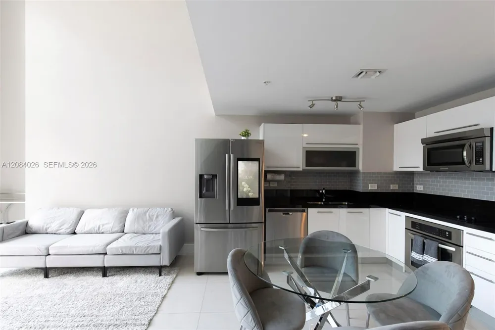 253 NE 2nd St #416 Miami, FL 33132