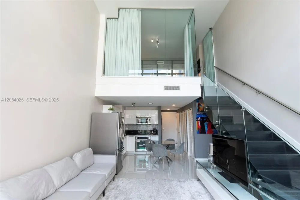 253 NE 2nd St #416 Miami, FL 33132