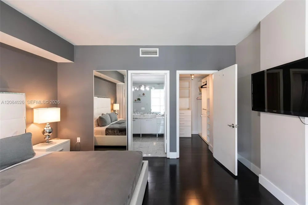 253 NE 2nd St #416 Miami, FL 33132