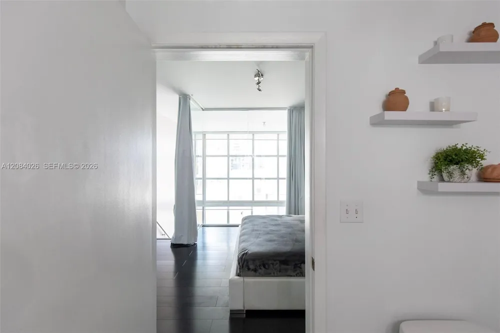 253 NE 2nd St #416 Miami, FL 33132