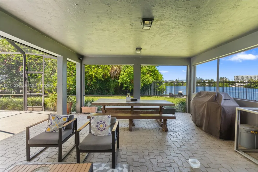 9299 NW 13th Ave Miami, FL 33147