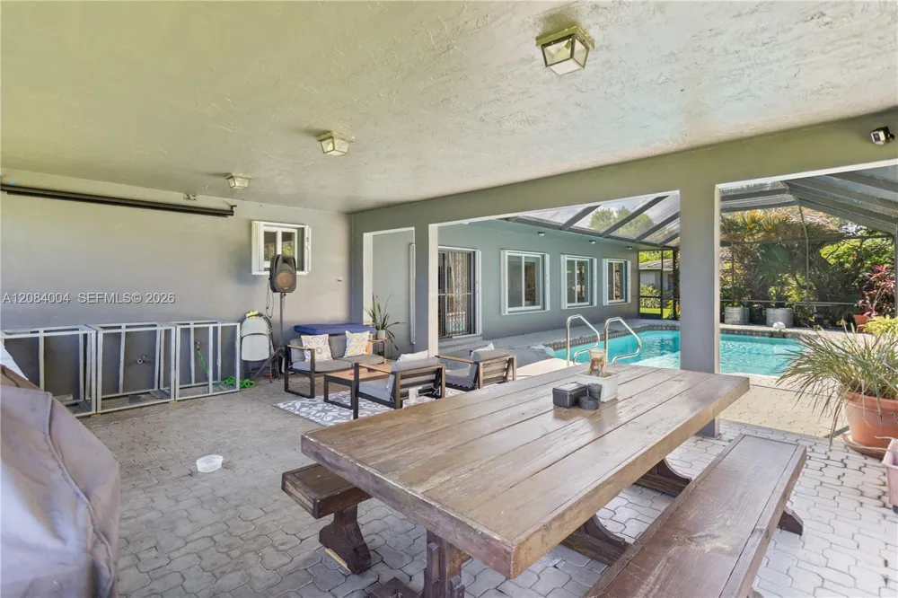 9299 NW 13th Ave Miami, FL 33147