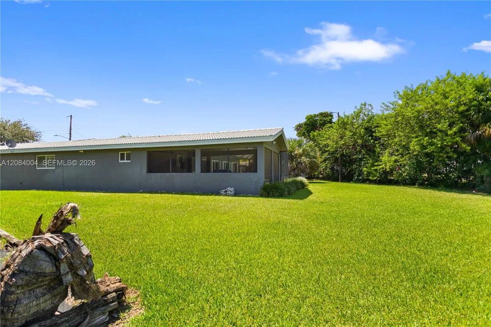 9299 NW 13th Ave Miami, FL 33147