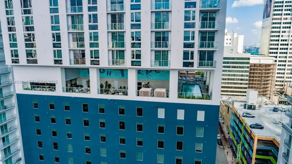 227 NE 2nd St #3001 Miami, FL 33132